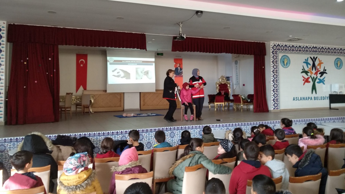 Tüm Öğrenci ve Öğretmenlerimiz, Belediye Kültür Evi'nde Düzenlenen Acil Yardım Eğitimine Katıldı